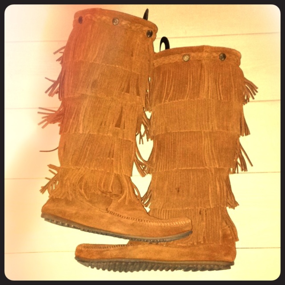 Women's 5 Layer Fringe Minnetonka Boots